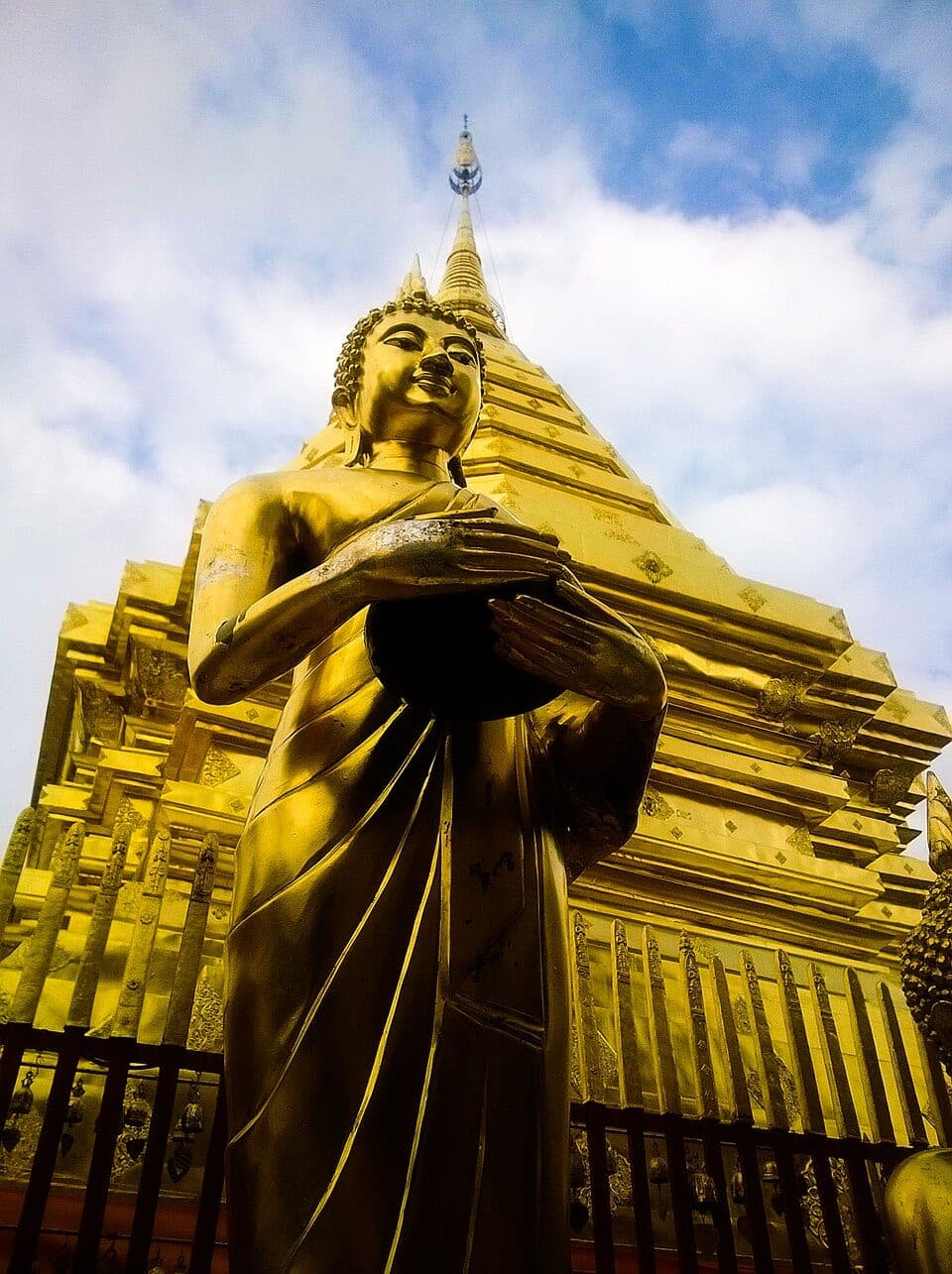 วัดพระธาตุดอยสุเทพ – องค์พระ
