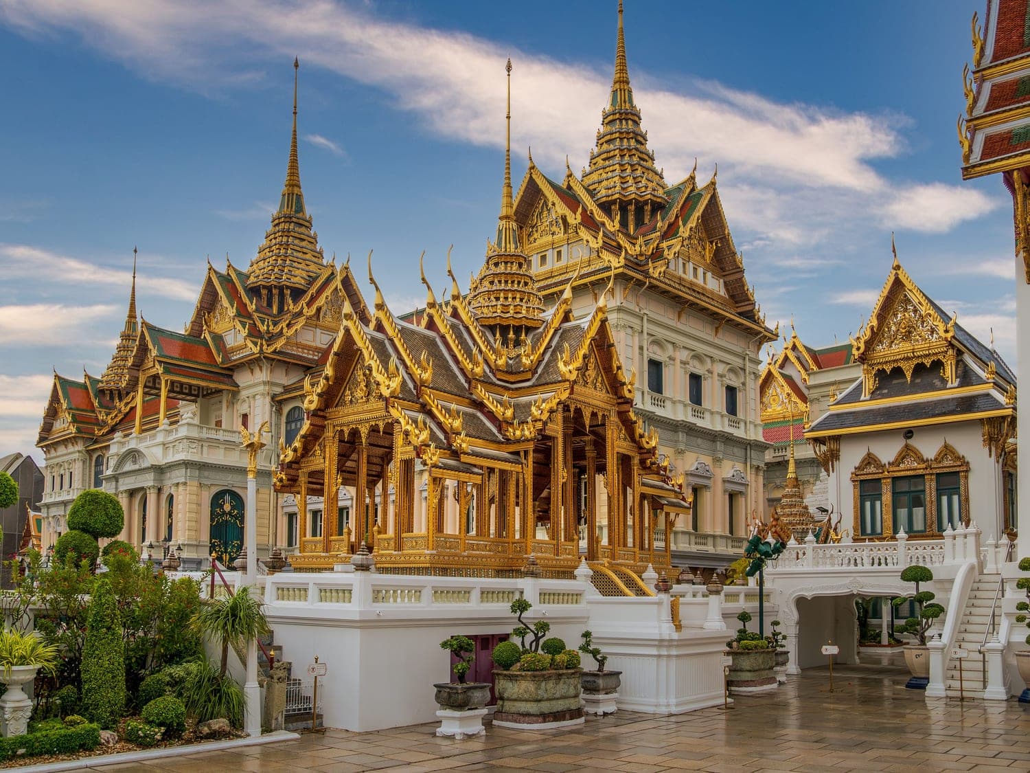 วัดพระแก้ว – วัดทองคำที่วิจิตรในพระบรมมหาราชวัง