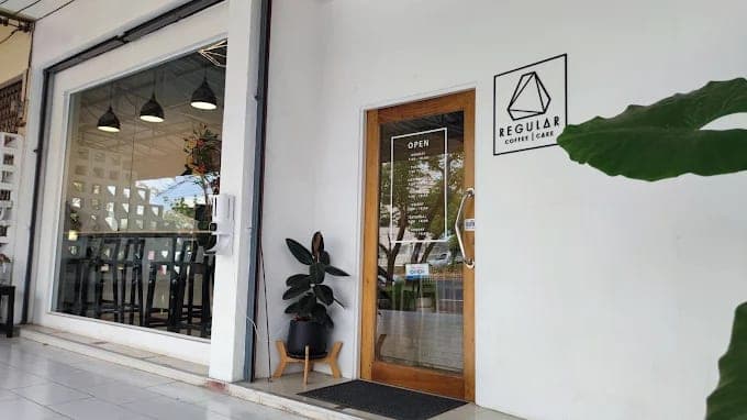Regular cafe'