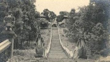 วัดพระธาตุดอยสุเทพ – บันไดนาค วัดพระธาตุดอยสุเทพฯ ระหว่างปี พ.ศ. 2453 - 2463