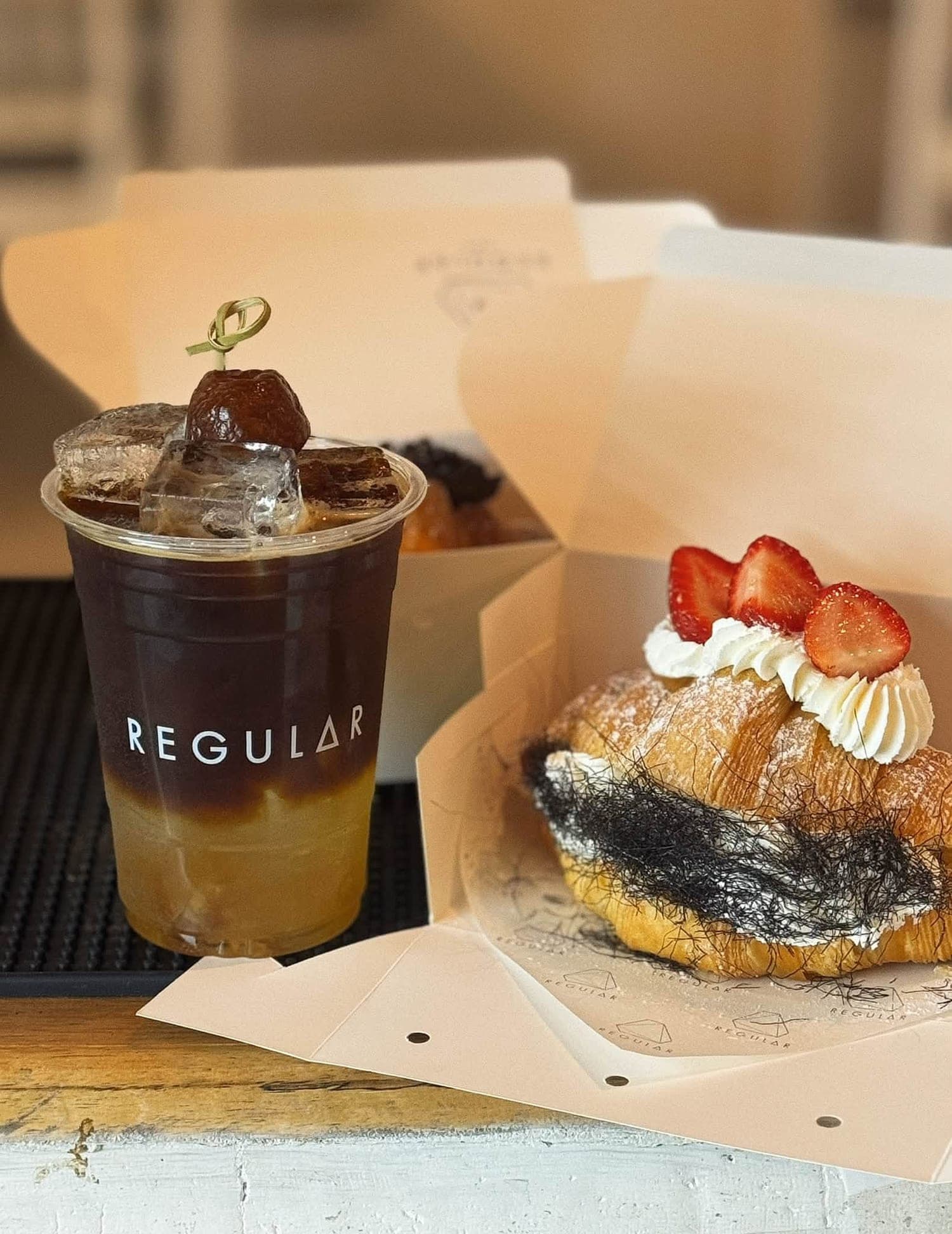 Regular cafe'