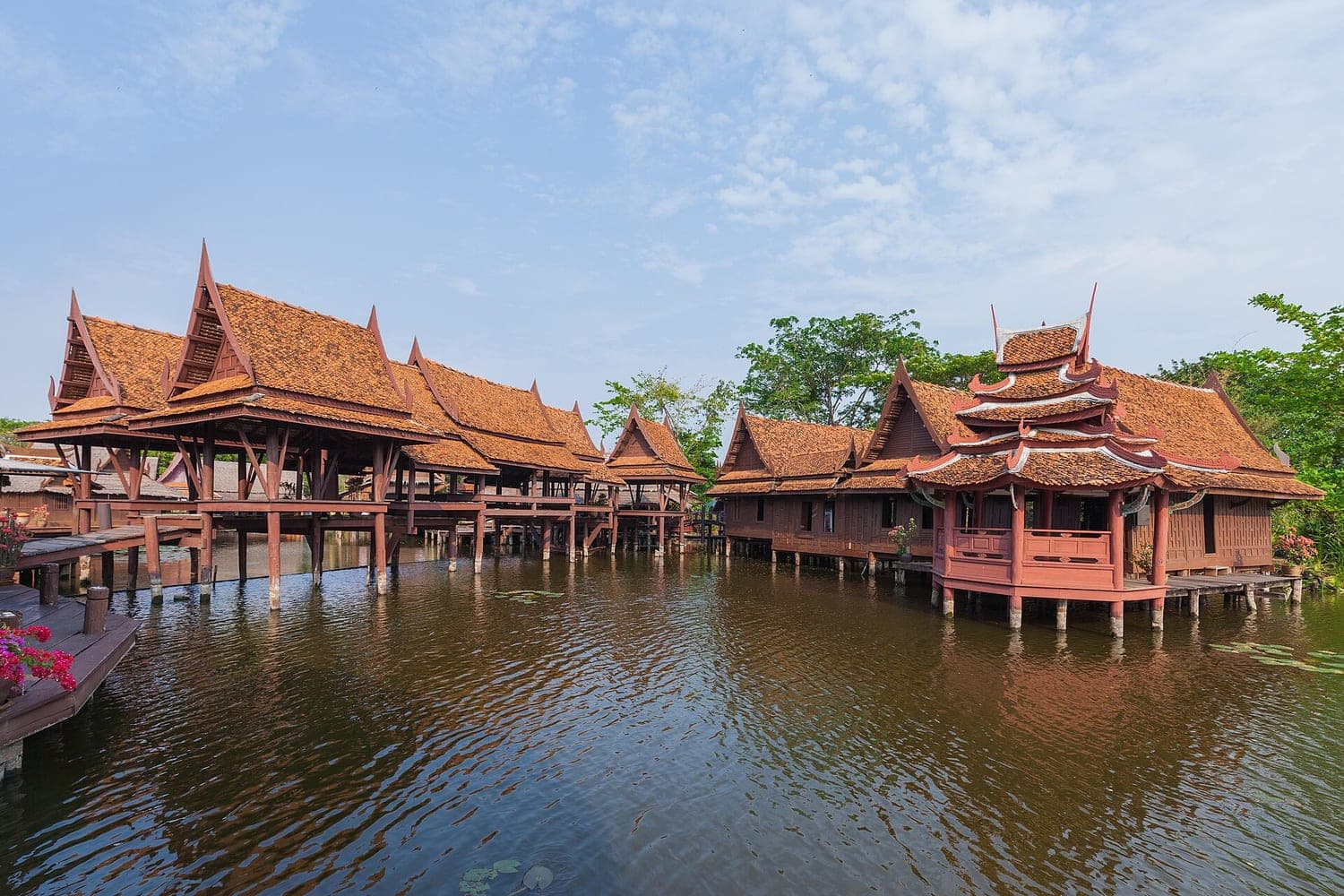 เมืองโบราณ