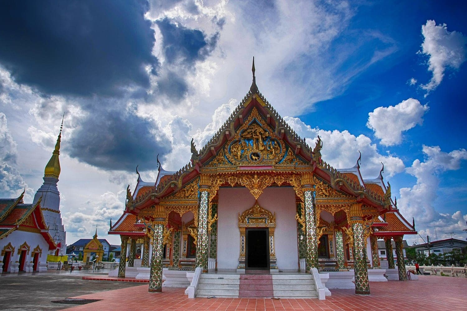 สถานที่ท่องเที่ยวในสกลนคร