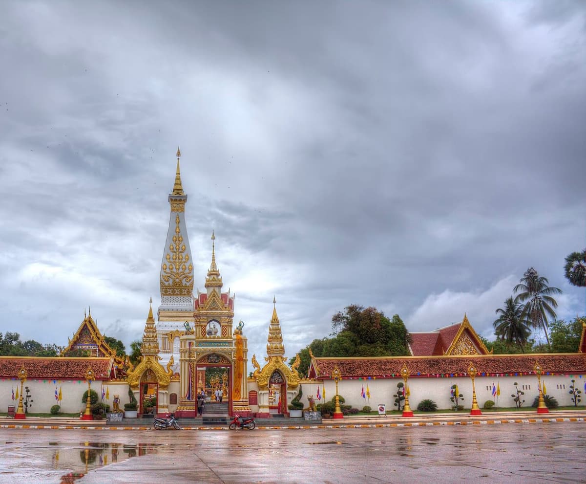 องค์พระธาตุพนมในจังหวัดนครพนม
