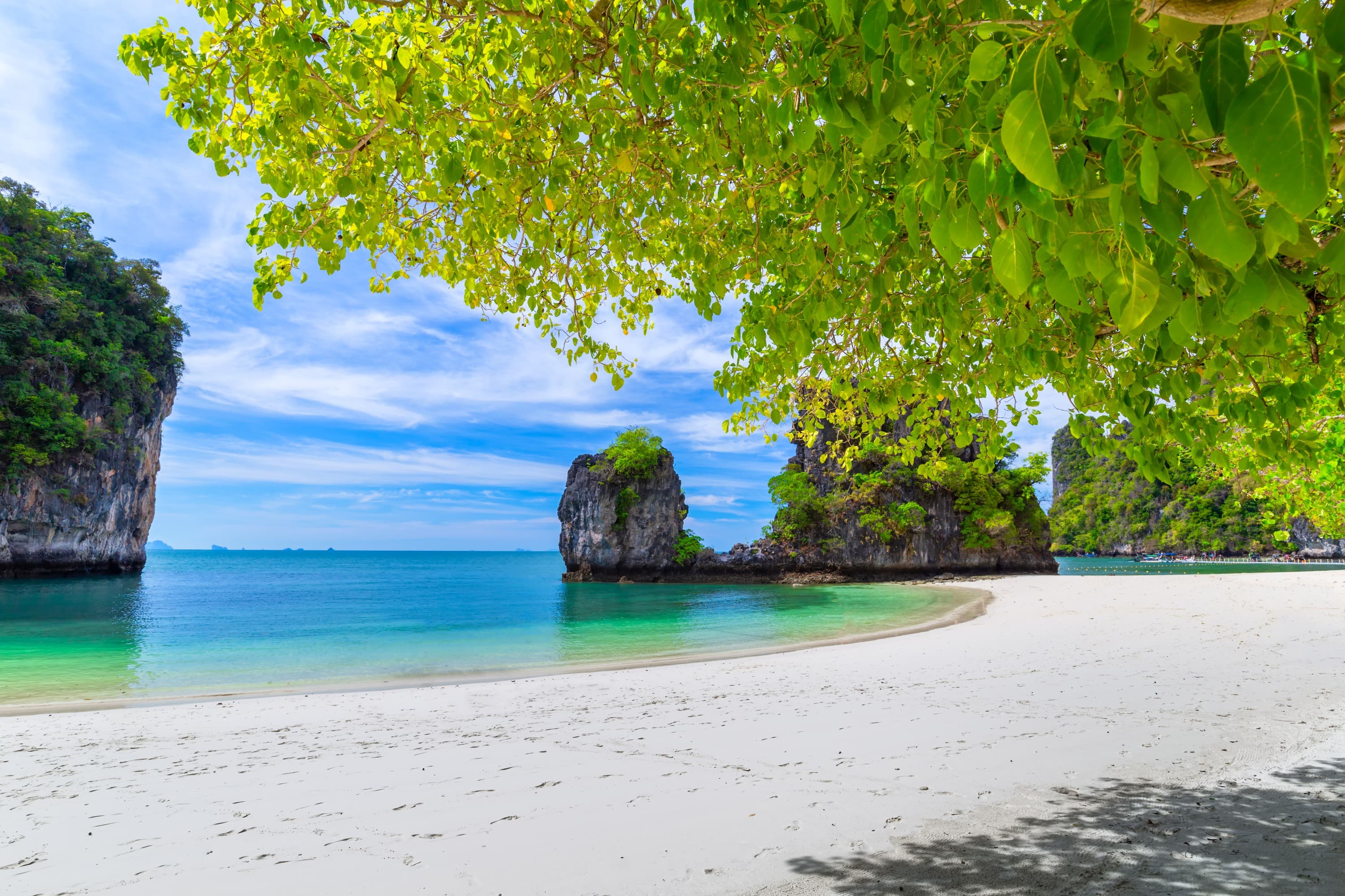 ทัวร์เกาะห้องเต็มวัน โดยเรือสปีดโบ๊ท